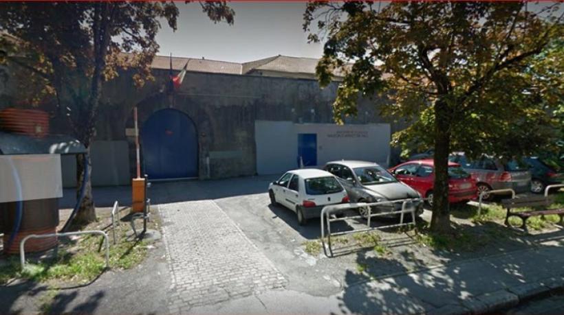 Caz șocant în Franța! Un deținut român e de negăsit după ce a fost lăsat în fața penitenciarului să adune frunzele de pe jos 