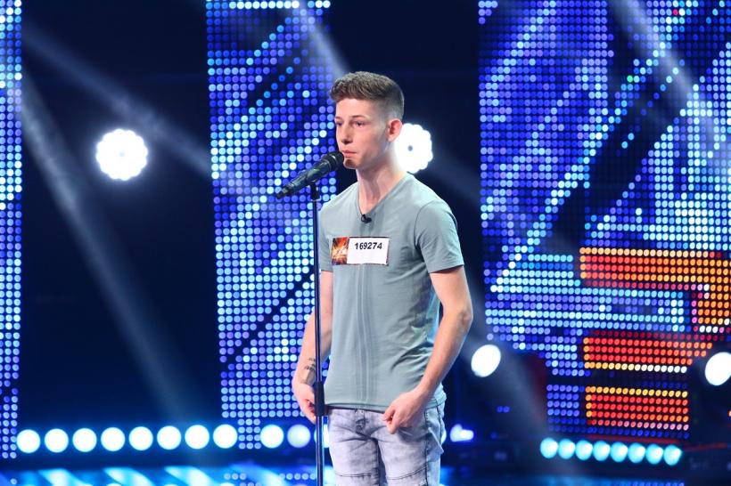 Poveste impresionantă spusă pe scena ”X Factor”:  Are 24 de frați, dar a copilărit în centre de plasament