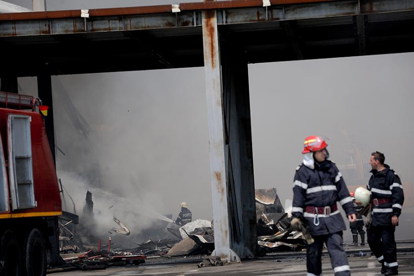Gorj: Incendiu la Fabrica de Confecţii din Târgu-Jiu