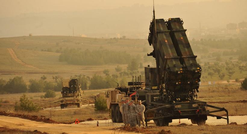 România trebuie să plătească în acest an un miliard de dolari pentru rachetele Patriot