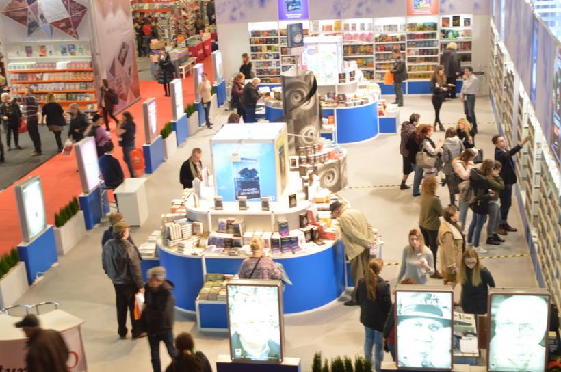 GALERIE FOTO - A început târgul de carte Gaudeamus. Cu ce oferte și noutăți vin editurile 18595208