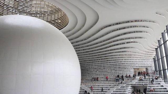 Fascinant! O biblicoteca din China cu o arhitectura ... inselatoare!
