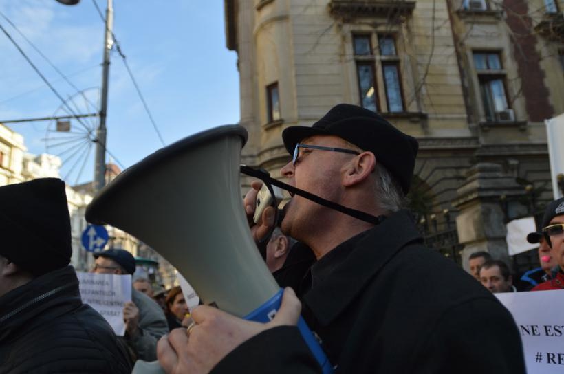 Galerie foto - Protestul angajaţilor APIA s-a încheiat după aproape 4 ore 18595196