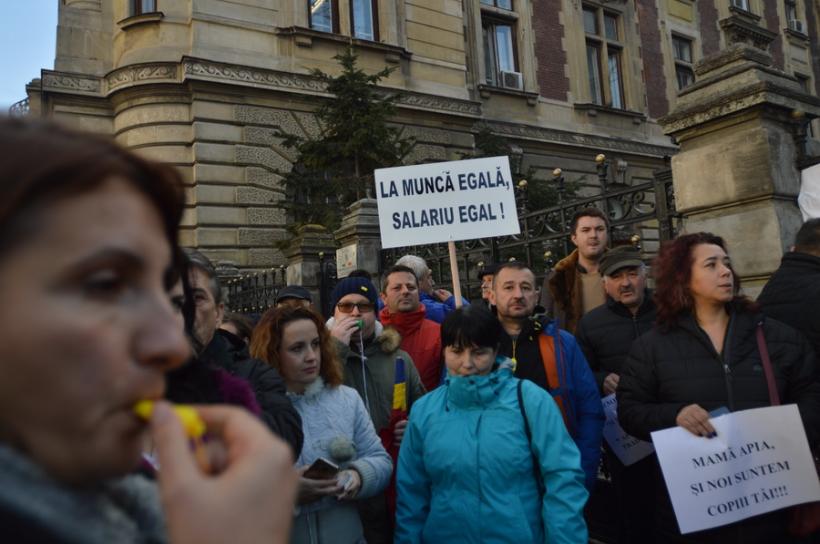 Galerie foto - Protestul angajaţilor APIA s-a încheiat după aproape 4 ore 18595197