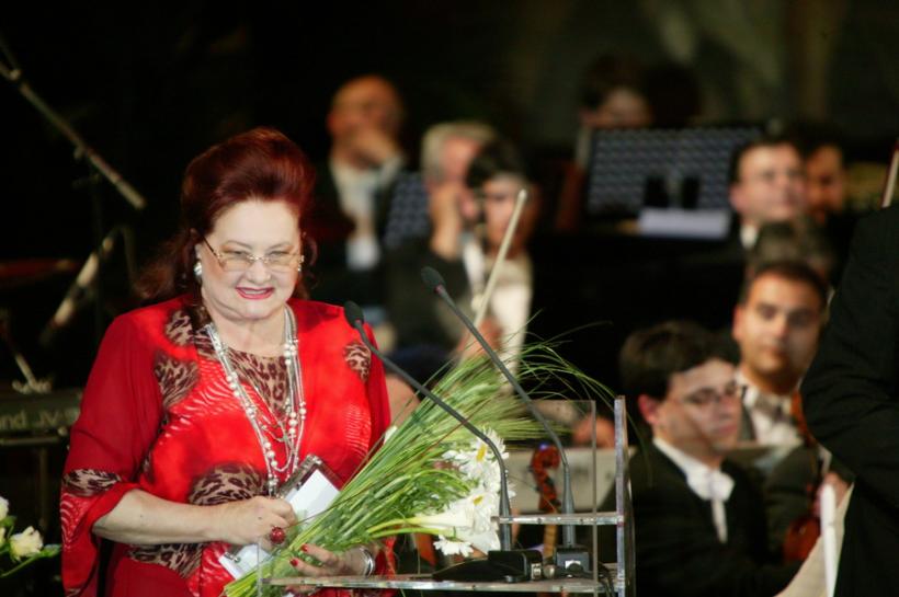 GALERIE FOTO - Stela Popescu, drumul actriței din Basarabia până la statutul Doamna Teatrului de Revistă 18595343