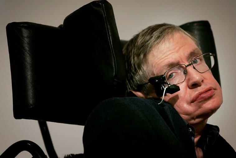 Stephen Hawking, încântat de o întrebare adresată de un cântăreț chinez
