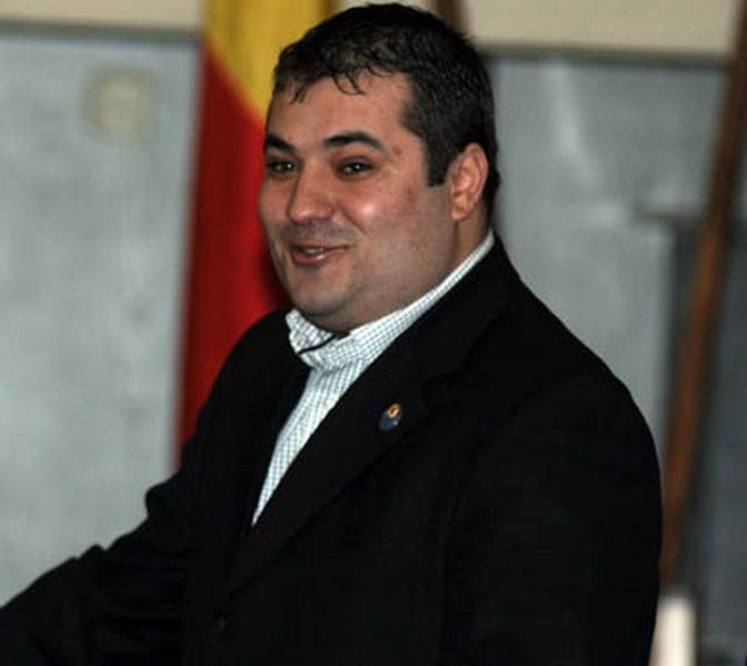 Deputatul PSD Adrian Solomon: Şi pe Ceauşescu l-au sfătuit unii să facă miting