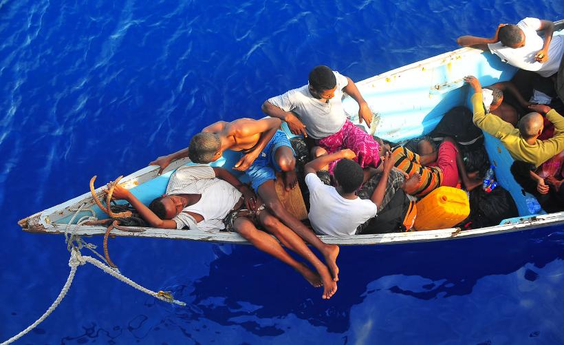 Migranţii continuă să se îndrepte către piaţa de sclavi din Libia