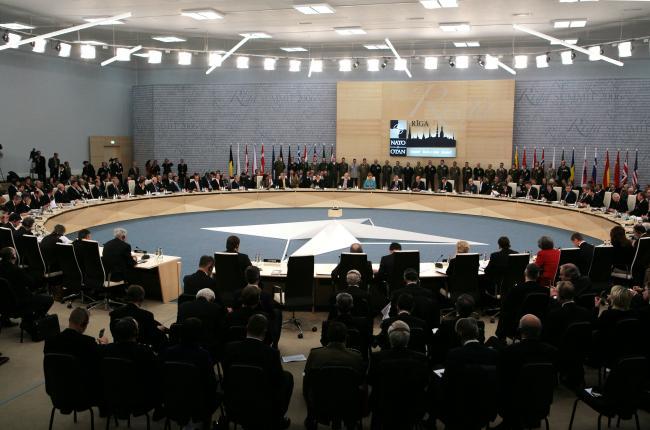 Meleşcanu a susţinut, la Bruxelles, importanţa consolidării şi aprofundării relaţiei NATO - UE