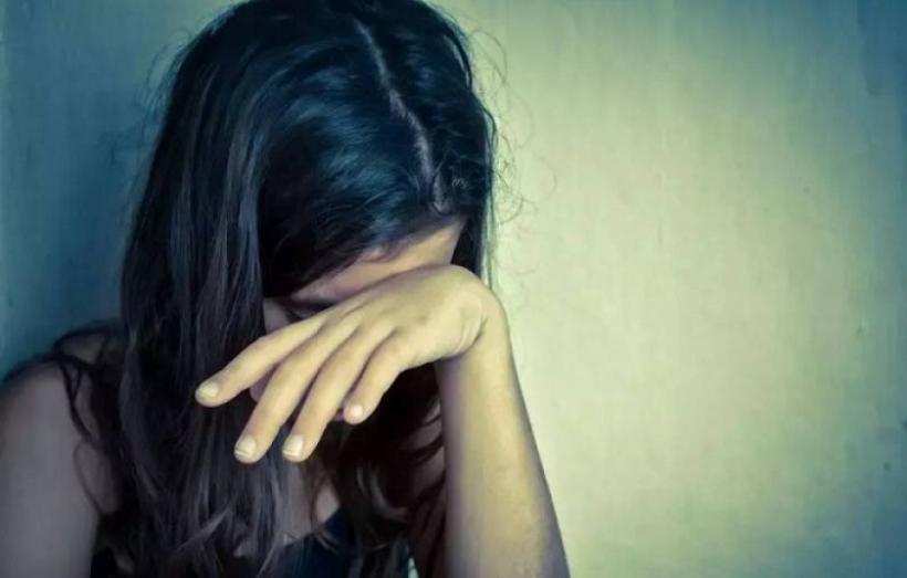 Monstruos! Două fetiţe, de 10 şi 13 ani, din Suceava au fost violate în repetate rânduri de concubinul mamei lor