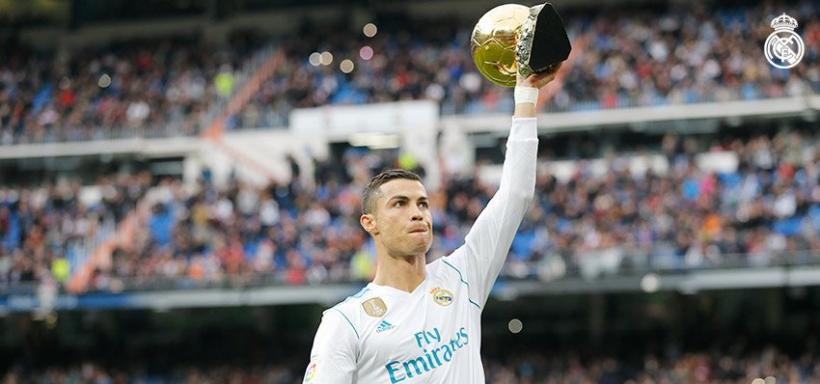 Cristiano Ronaldo a prezentat al cincilea său Balon de Aur pe stadionul Bernabeu