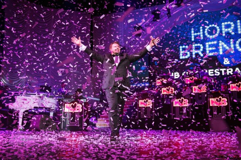 Horia Brenciu a încheiat spectacolele de Crăciun de la Sala Palatului în lacrimi și a mulțumit publicului pentru cei 25 de ani de carieră