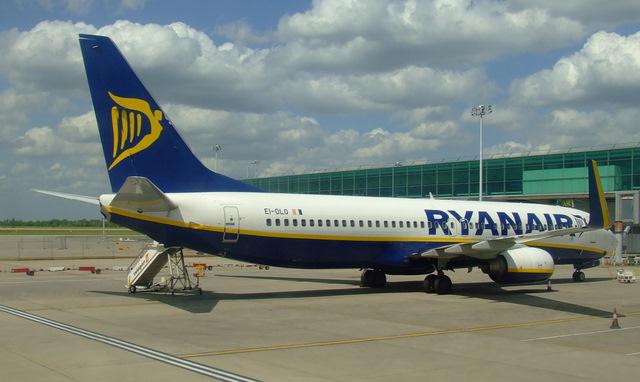 Piloţii Ryanair intră în grevă înainte de Crăciun
