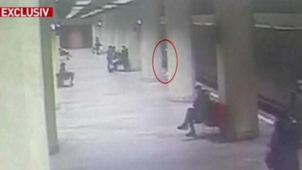 Tatăl primei fete împinse la metrou, spune că de la 112 nu i s-a spus că meargă la Poliția Capitalei