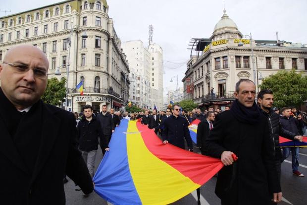 Reuters: Mii de români au participat la funeraliile fostului Rege Mihai, care s-a bucurat de un mare respect