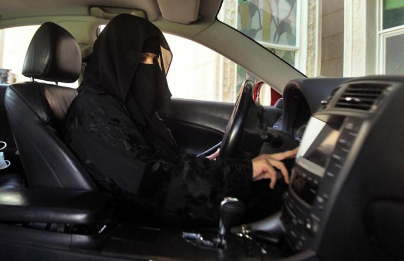 Veste șoc! Femeile din Arabia Saudită vor putea conduce motociclete şi camioane