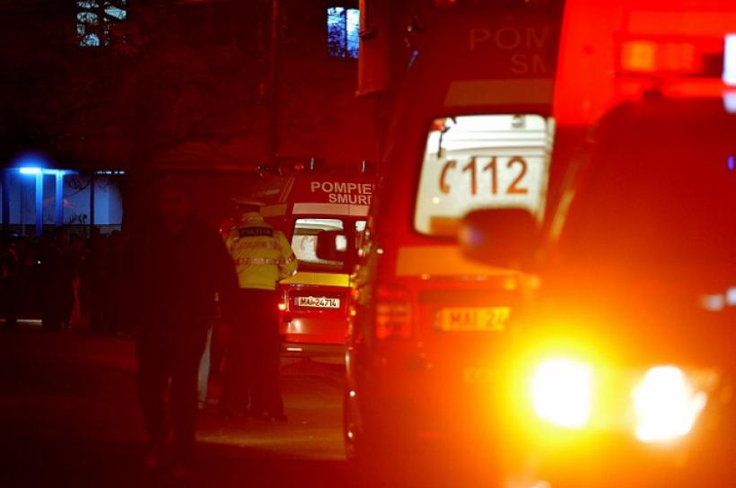 Accident grav în Petroşani! În urma impactului violent între două mașini șase persoane printre care şi doi copii au ajuns la spital