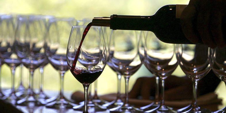 Brexit: Britanicii ar putea pretinde mii de sticle de vin!