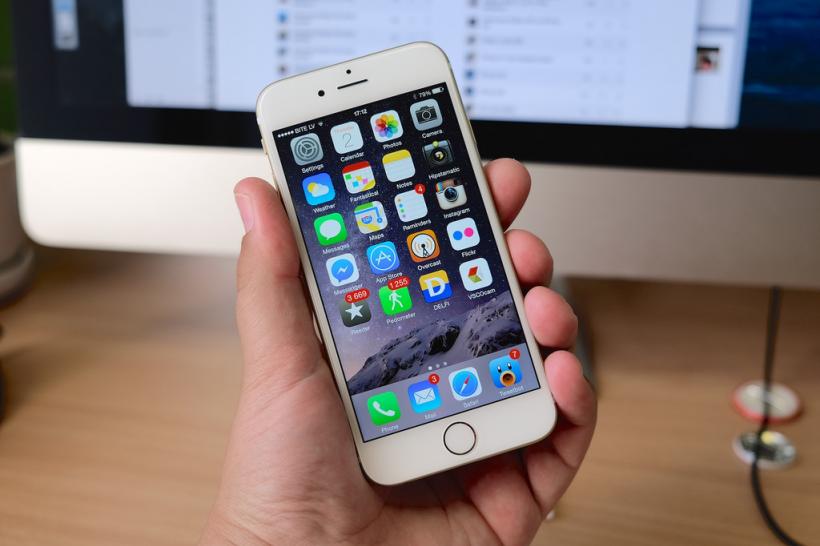 Apple încetineşte performanţa telefonelor iPhone mai vechi