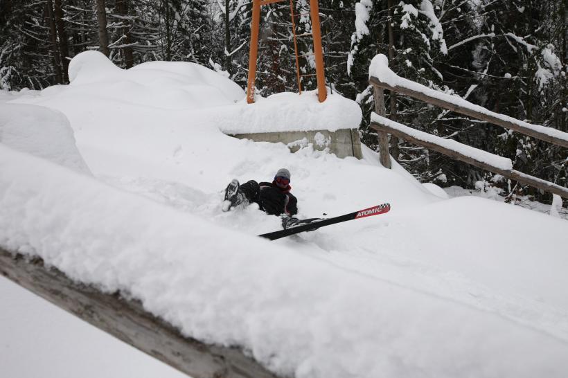 „Avalanșă” de accidente la schi