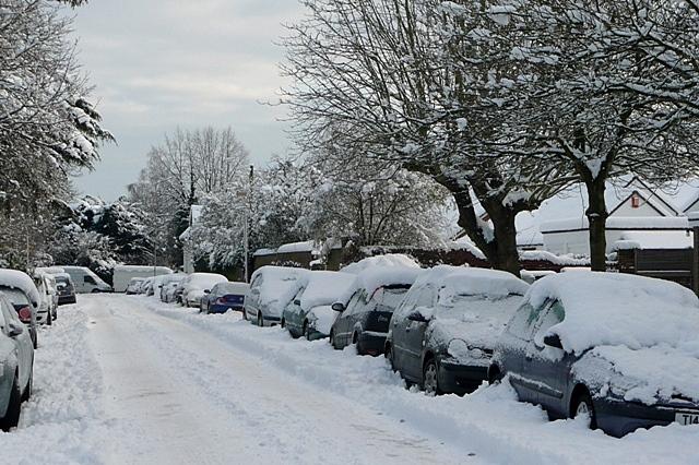 Perturbări majore ale traficului în anumite părți ale Regatului Unit din cauza zăpezii și gheții