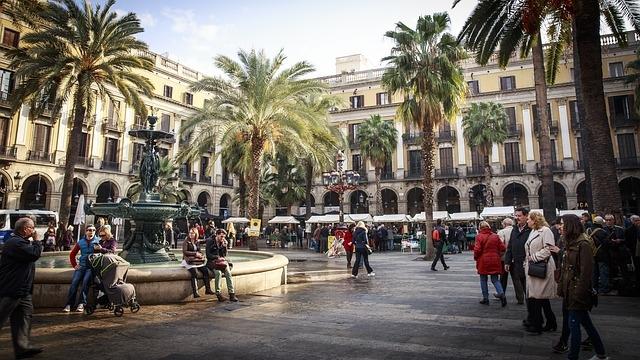 Record de turisti in Spania: Peste 77 milioane în doar 11 luni