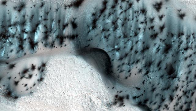 Un adevarat spectacol: Peisaje de iarna de pe Marte!