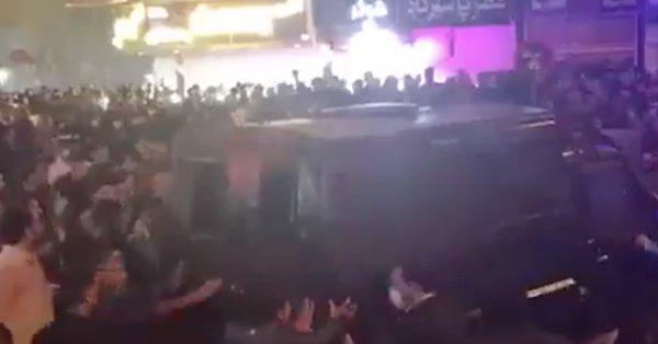 Violențe soldate cu doi morți în Iran. Proteste masive împotriva guvernului