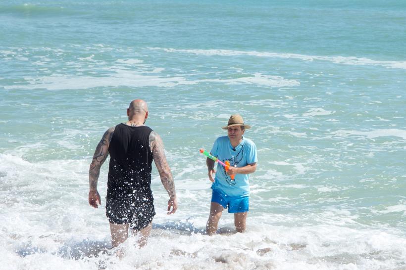 Cum îl păcălește Giani Kiriță pe Nea Mărin la “Poftiţi în vacanță” 18599850