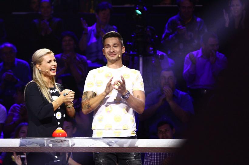 Omul cu cele mai multe piercing-uri din lume,  invitat special la “Guess My Age – Ghicește vârsta” 18600954