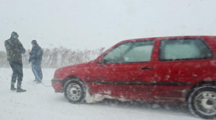 Două drumuri județene din Vaslui sunt închise din cauza ninsorii și viscolului