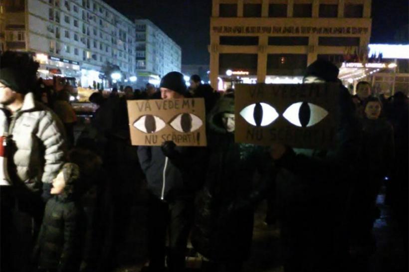 Numărul protestatarilor a ajuns la câteva mii în Cluj-Napoca, Sibiu, Iaşi şi Tmişoara