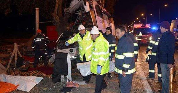 Turcia: 11 morţi şi 46 de răniţi într-un accident de autocar