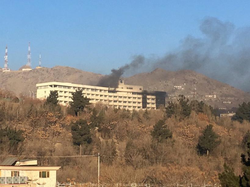 Talibanii revendică atacul de la hotel Intercontinental din Kabul