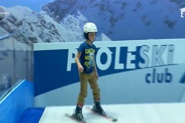 Inedit! La Braşov copiii învaţă să schieze în tricou, în cel mai nou parc de distracţii acoperit 
