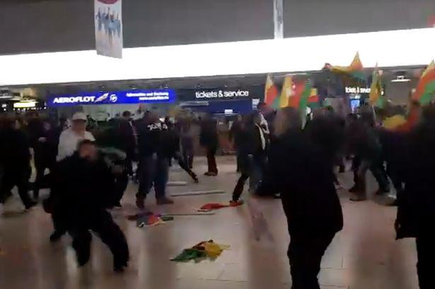 VIDEO - 180 de turci și kurzi s-au încăierat în aeroportul din Hanovra