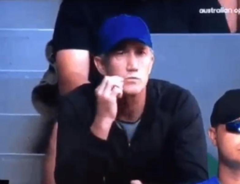Simona Halep a fost amendată la Australian Open pentru gesturile lui Darren Cahill