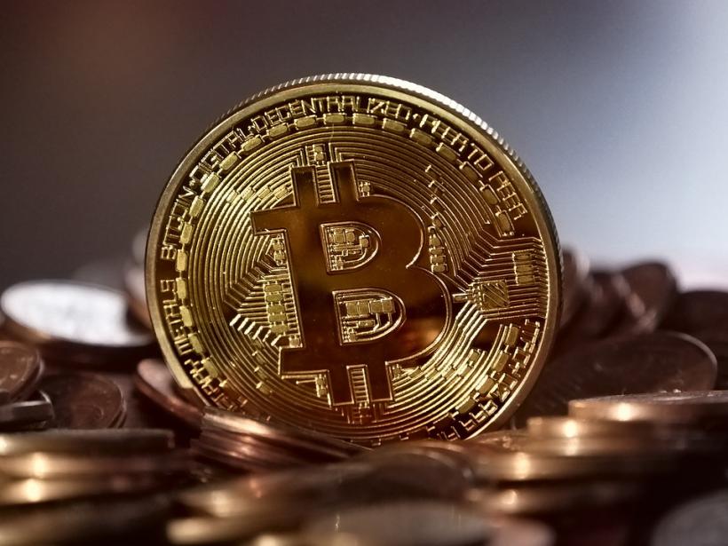 Andreea Paul despre bitcoin: Pare a fi un sistem tip Ponzi sau Caritas