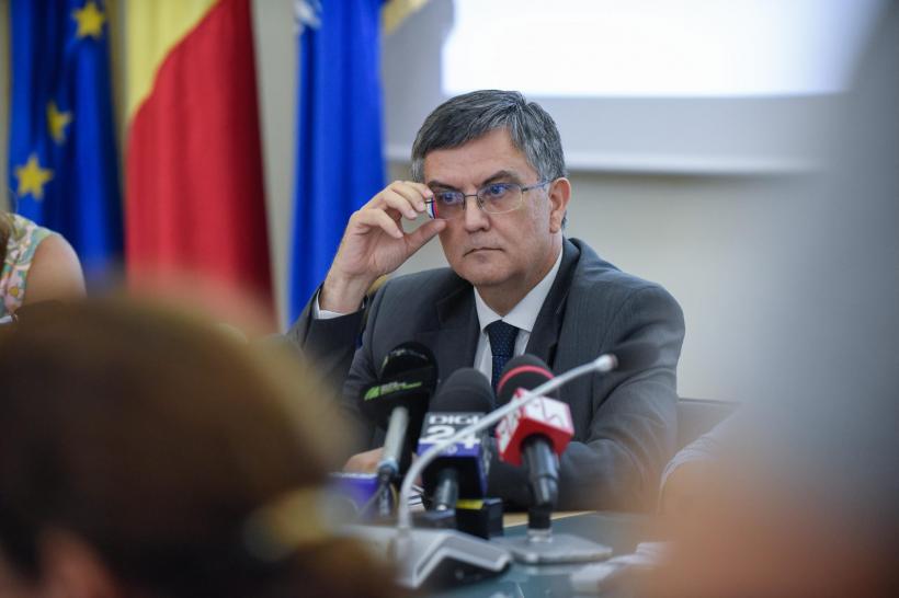Mircea Dumitru, demisie din motive de „sănătate sufletească”