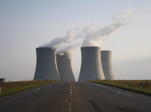 Polonia ar putea construi prima sa centrală nucleară