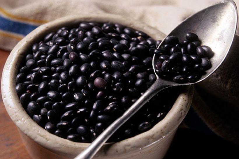Dieta cu fasole neagră „topește” kilogramele