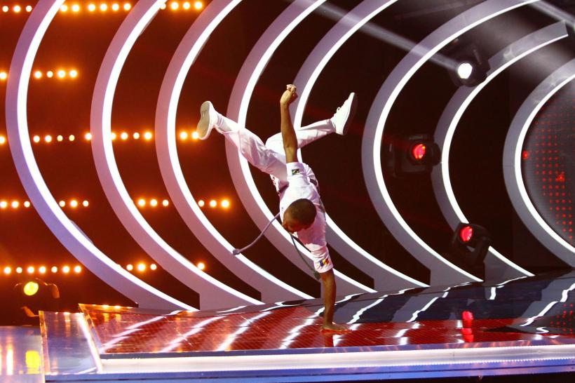 Oana Zăvoranu și Viorica de la Clejani s-au amuzat de câți ani le-au dat concurenții,  la “Guess My Age – Ghicește vârsta” 18603388