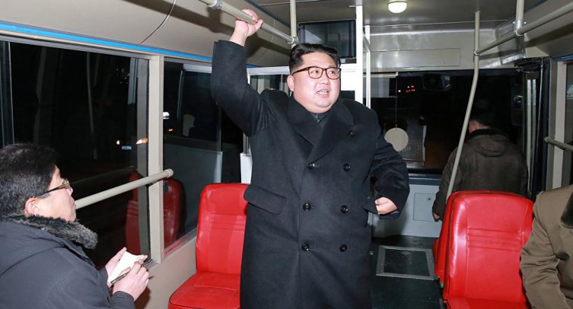 VIDEO Presedintele nord-coreean s-a plimbat noaptea cu troleibuzul!