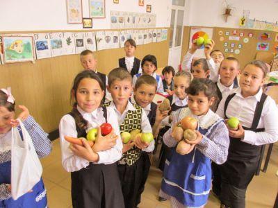 Elevii ar putea primi fructe şi legume proaspete în şcoli