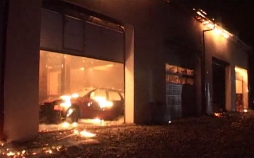 Incendiu la o staţie ITP de pe DN1 pe centura staţiunii Sinaia