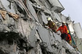 Peste 100 de persoane prinse în clădirile afectate de cutremurul din Taiwan 