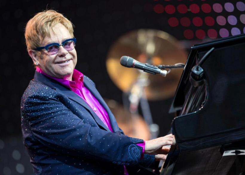 Elton John şi-a anulat două concerte în SUA care se suprapuneau cu nunta prinţului Harry