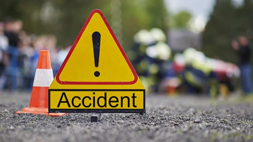 Trei persoane au fost rănite la Botoşani după o coliziune în care au fost implicate trei autoturisme