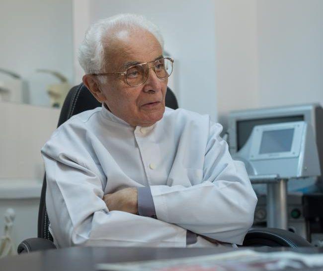 De ziua ta! Profesor doctor Dorin Sarafoleanu împlineşte 82 de ani