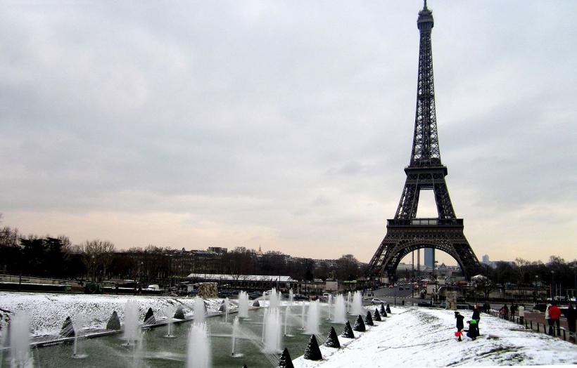 Turnul Eiffel se va redeschide duminică